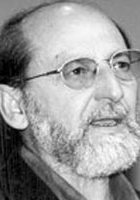 نزيه أبو عفش poet