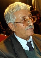عبد العزيز المقالح poet